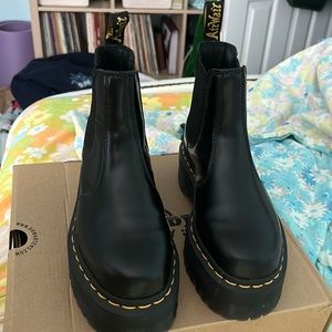 Doc Marten 2976 Quad Chelsea platform boots black